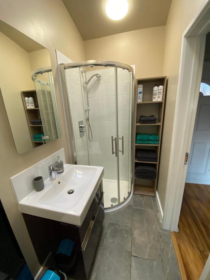 Private Room And Bathroom With Private Entrance Near Warwick Town Centre Extérieur photo