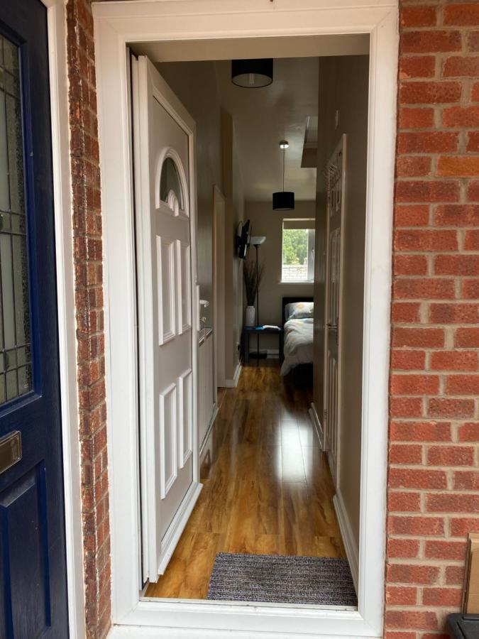 Private Room And Bathroom With Private Entrance Near Warwick Town Centre Extérieur photo