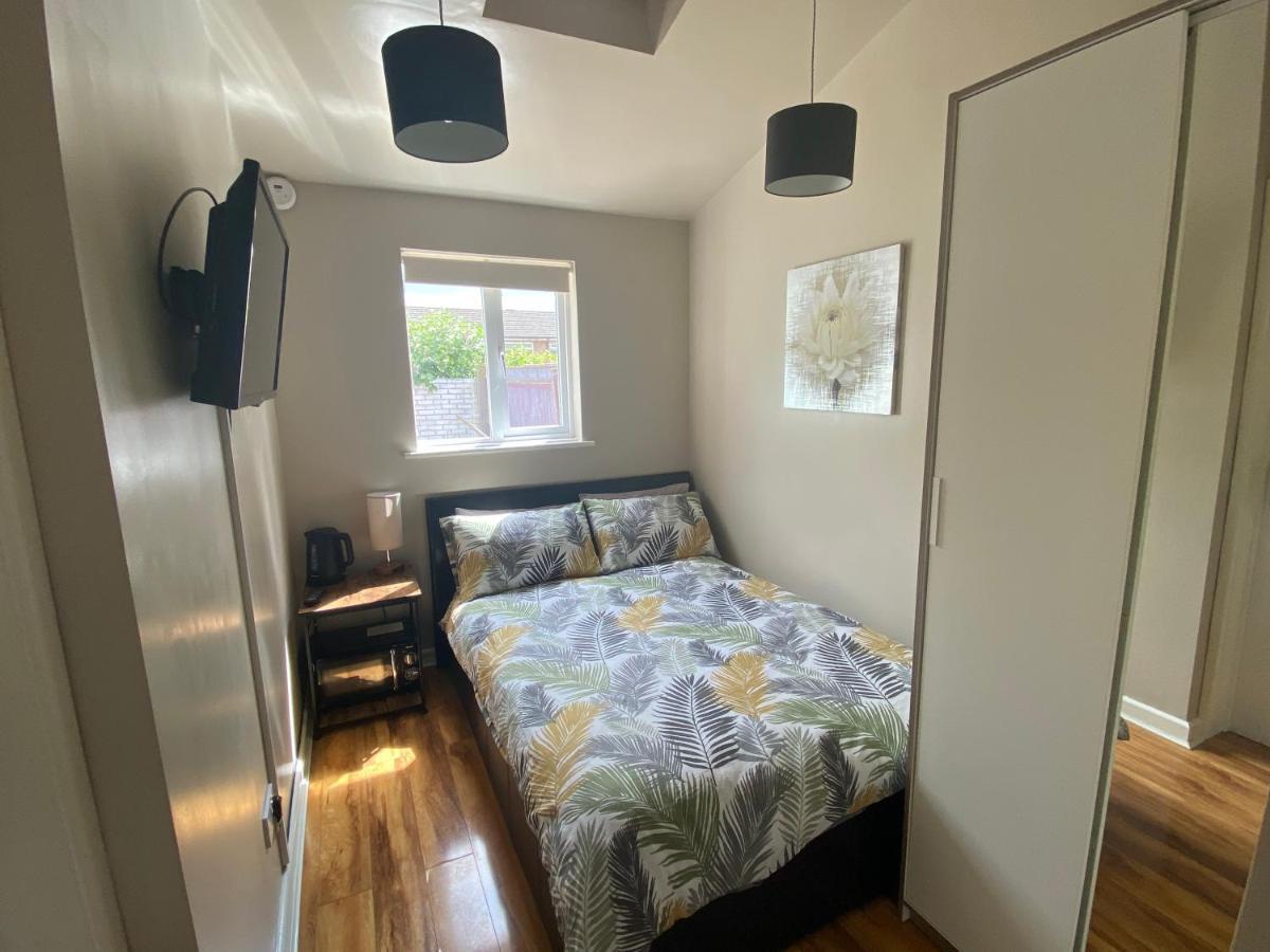 Private Room And Bathroom With Private Entrance Near Warwick Town Centre Extérieur photo