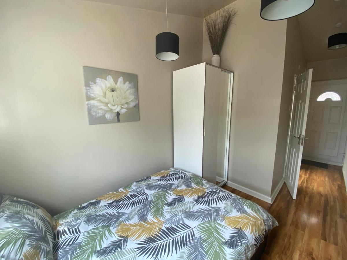 Private Room And Bathroom With Private Entrance Near Warwick Town Centre Extérieur photo