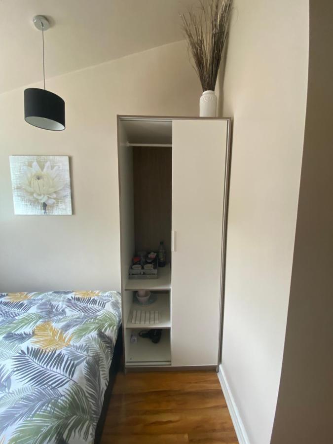 Private Room And Bathroom With Private Entrance Near Warwick Town Centre Extérieur photo