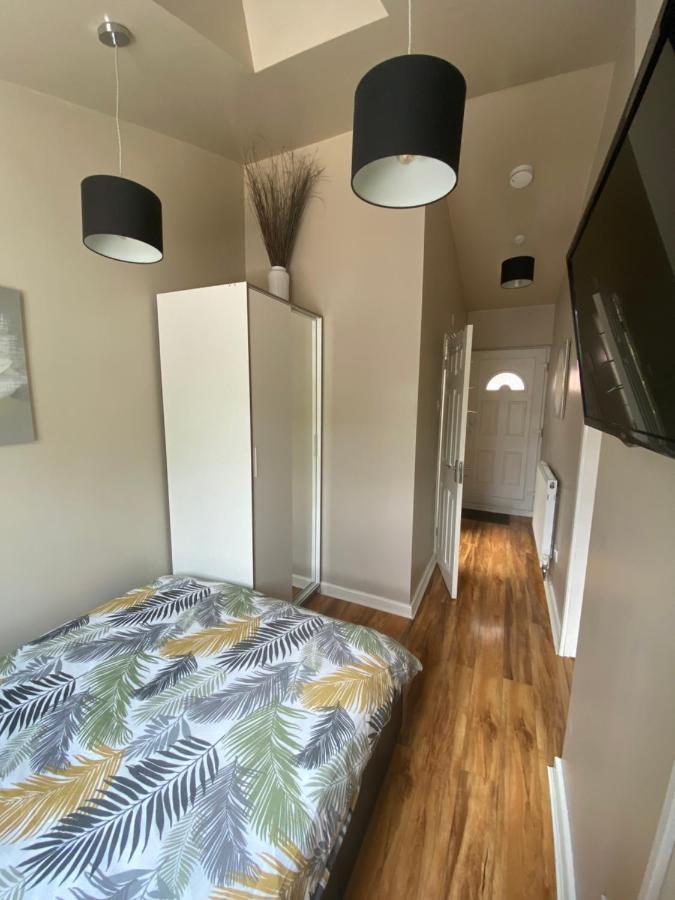 Private Room And Bathroom With Private Entrance Near Warwick Town Centre Extérieur photo