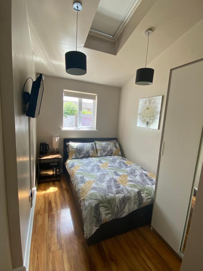 Private Room And Bathroom With Private Entrance Near Warwick Town Centre Extérieur photo