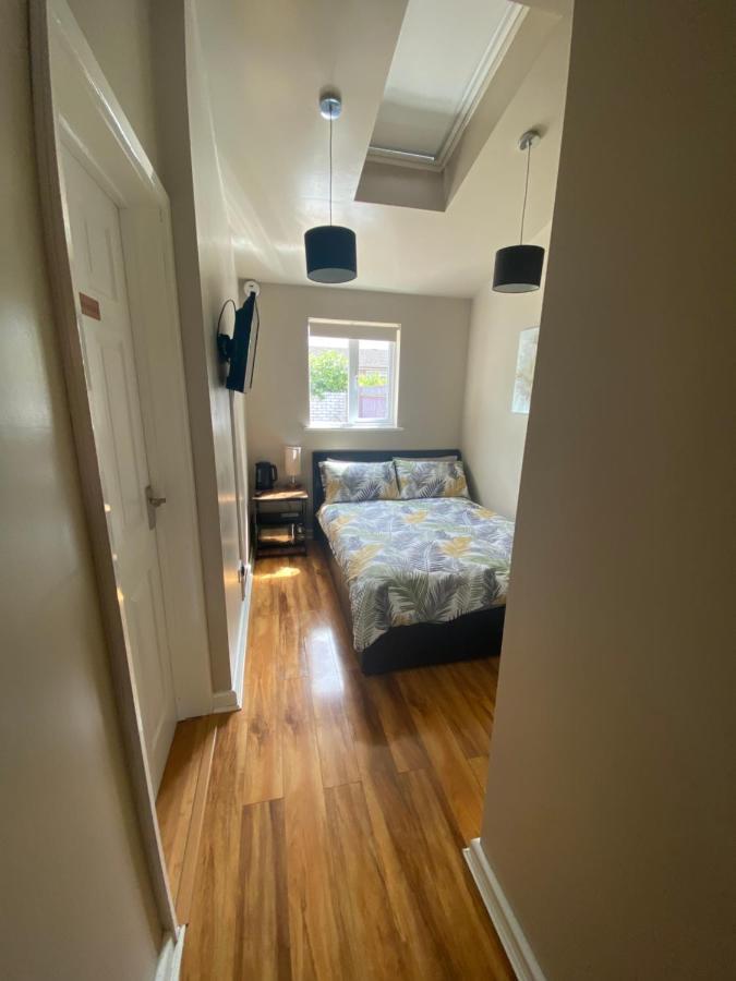 Private Room And Bathroom With Private Entrance Near Warwick Town Centre Extérieur photo