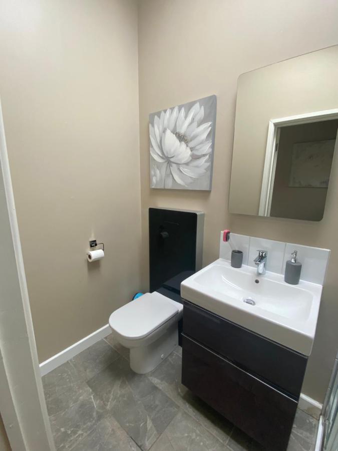 Private Room And Bathroom With Private Entrance Near Warwick Town Centre Extérieur photo