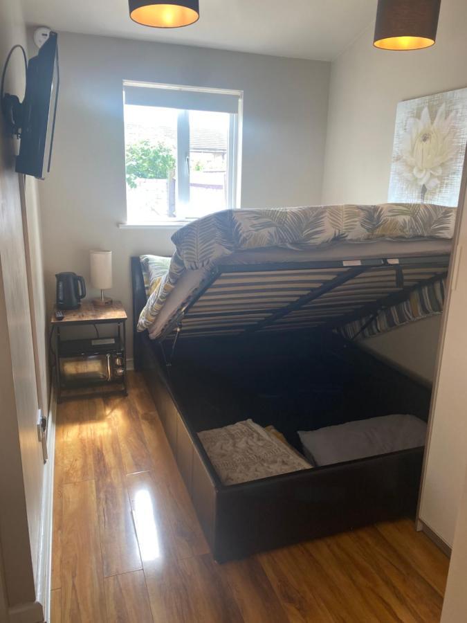 Private Room And Bathroom With Private Entrance Near Warwick Town Centre Extérieur photo